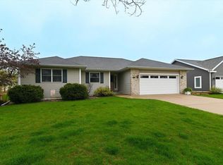 817 Brookview Trl, Mount Horeb, WI 53572