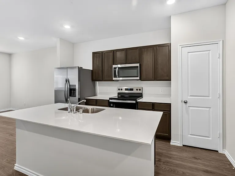 121 Redwood Rd — Photo 28