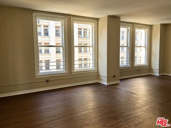3rd image of 215 W 7th St APT 608