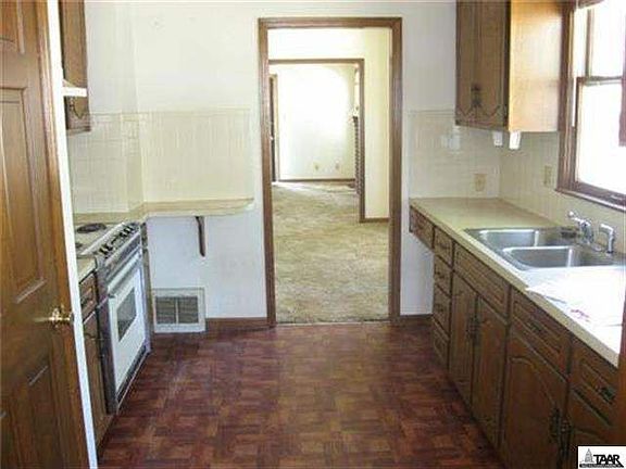 3rd image of 934 Pottawatomie St