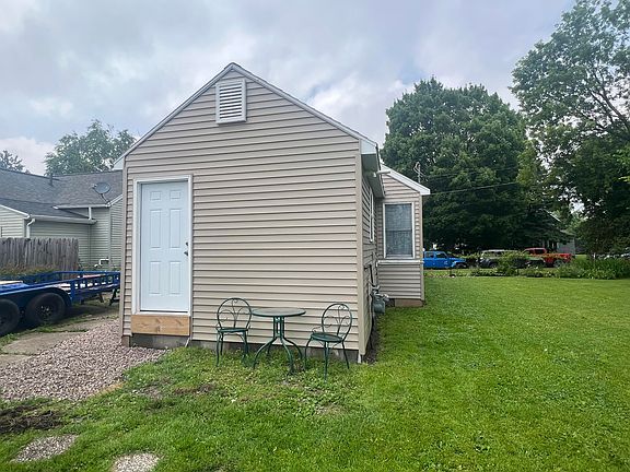 4th image of 1010 E 6th Ave