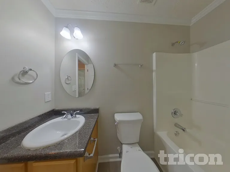 315 Avonlea Dr — Photo 13