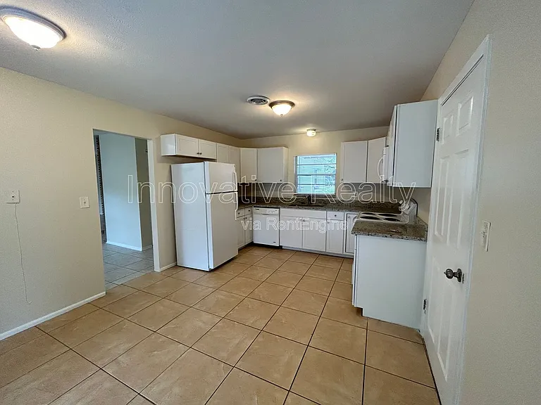 2441 Fifeshire Dr — Photo 6