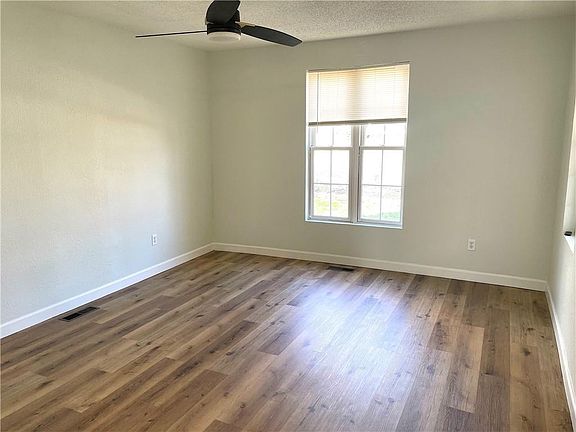 3rd image of 1515 Southwest Blvd