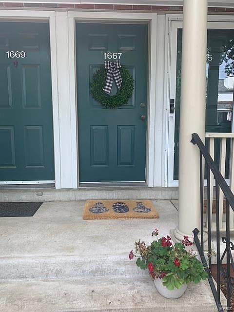 1st image of 1667 E Swan Cir