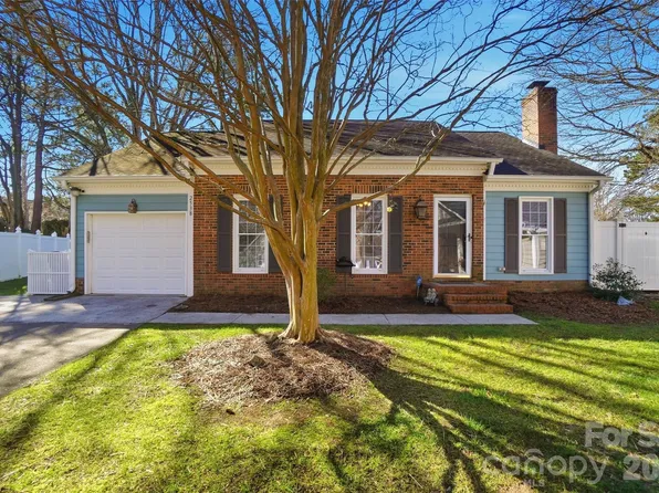 2538 Dalston Ln, Charlotte, NC 28210