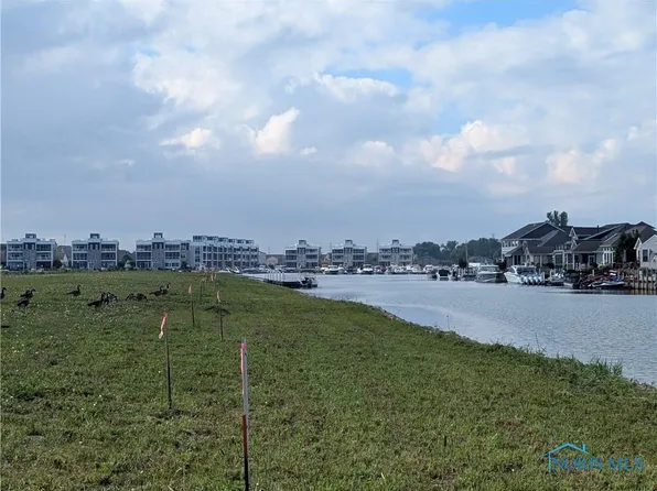 2334 Yacht Club Ln #6, Lakeside Marblehead, OH 43440