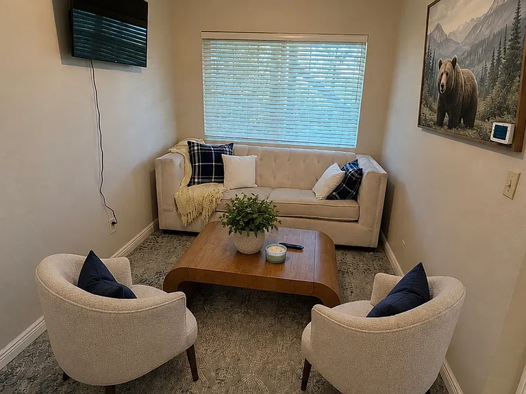 28204 Arbon Ln — Photo 3