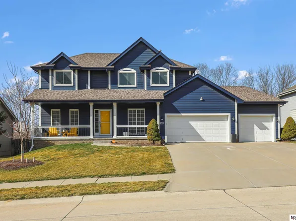 8714 S 98th St, La Vista, NE 68128