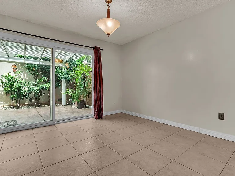 1428 Camelot Dr — Photo 19