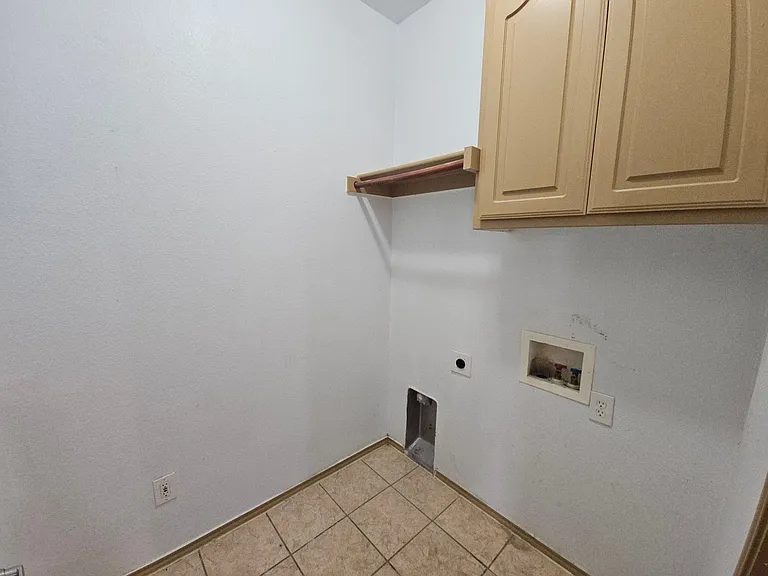 10945 Hawks Landing Rd — Photo 8