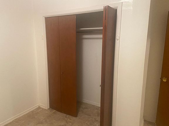 2nd image of 734 Barchester Dr