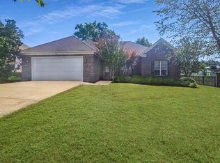 404 Fair Oaks Dr, New Albany, MS 38652