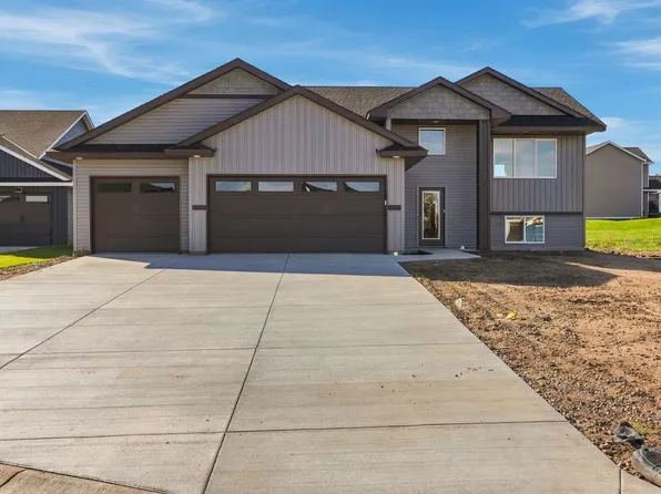 2883 29th St NE, Sauk Rapids, MN 56379