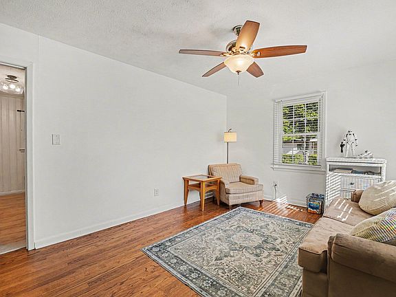 4th image of 203 W Fayetteville Street