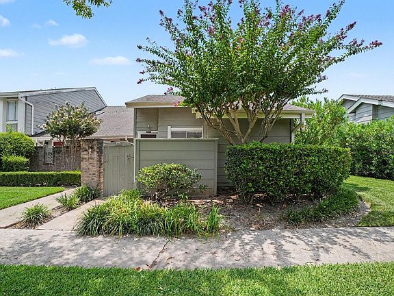 2nd image of 13010 Greenway Chase Ct #3010