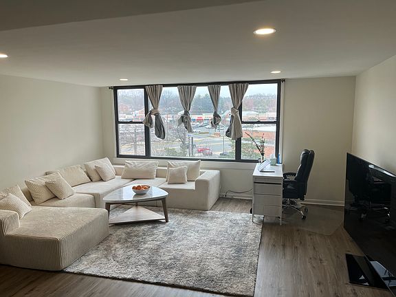 2nd image of 4600 Duke St APT 723