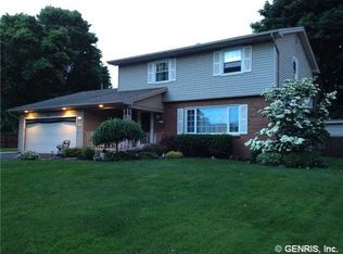 140 Edgebrook Ln, Rochester, NY 14617