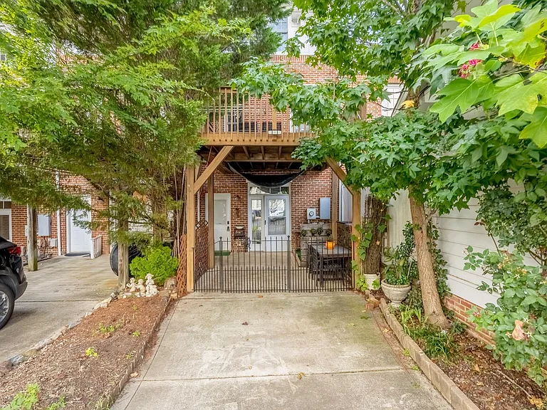 13704 Anthea Ln — Photo 29