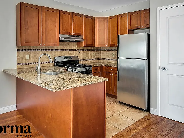 1203 Jackson Ave #2E — Photo 1