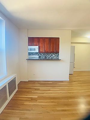 5th image of 6555 Broadway APT 4C