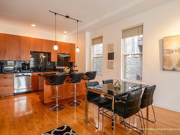 5th image of 1405 N Wicker Park Ave #2