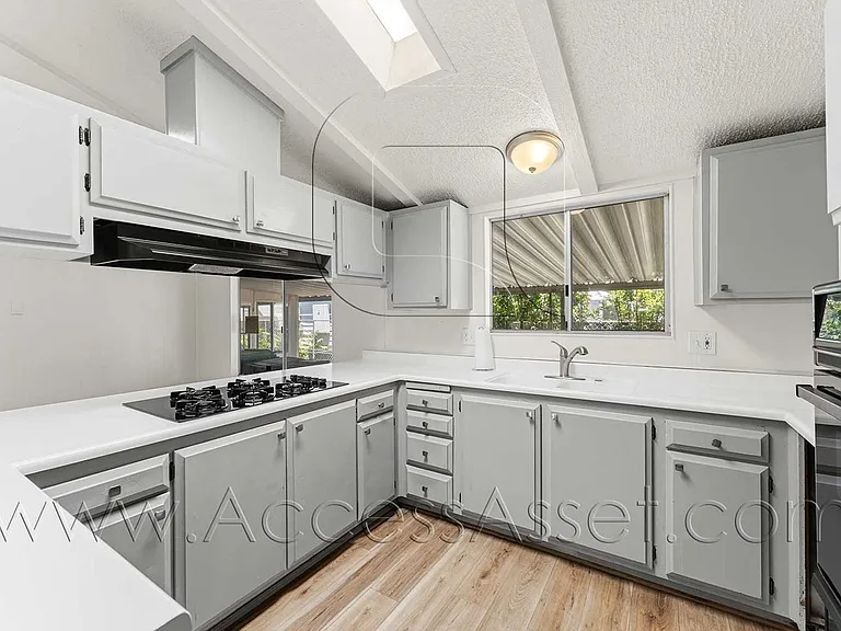 1360 Cabrillo Dr — Photo 16