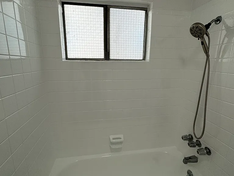 Hollyking Apartments — Photo 46