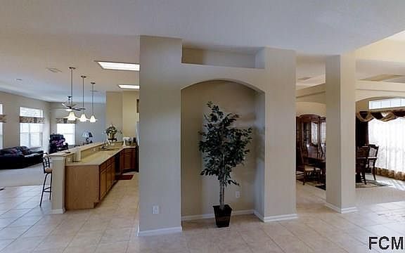 4th image of 26 E Bourne Ln