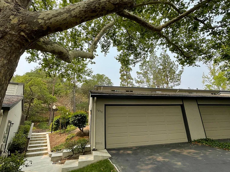 1875 Holland Dr — Photo 2