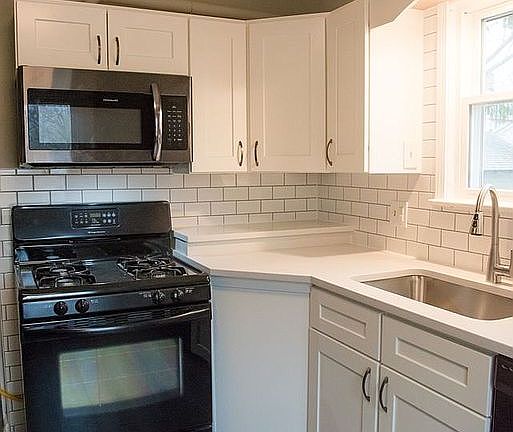 3rd image of 1559 Lauderdale Ave