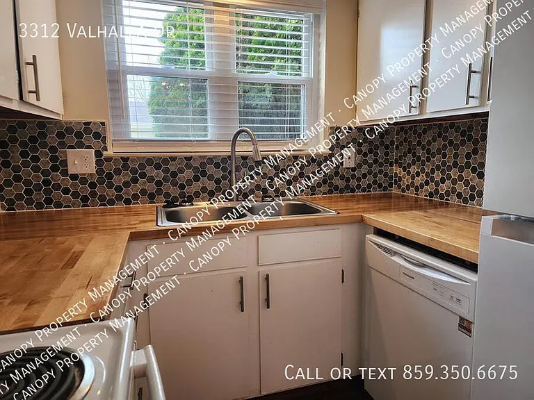3312 Valhalla Dr — Photo 3