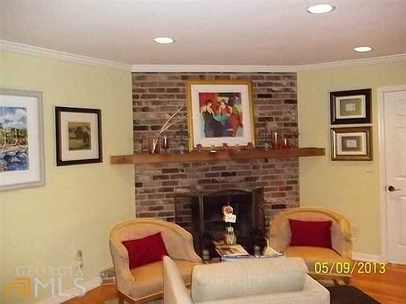 4th image of 1857 Wildwood Pl NE