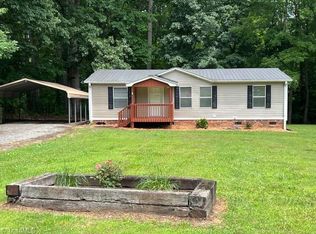 272 Oaks Ct, Winston Salem, NC 27107