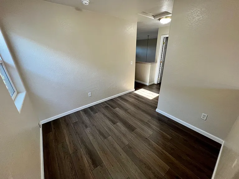 2635 Parkwood Village Ln — Photo 9