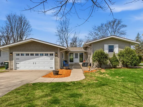 404 Larson St SW, Hutchinson, MN 55350