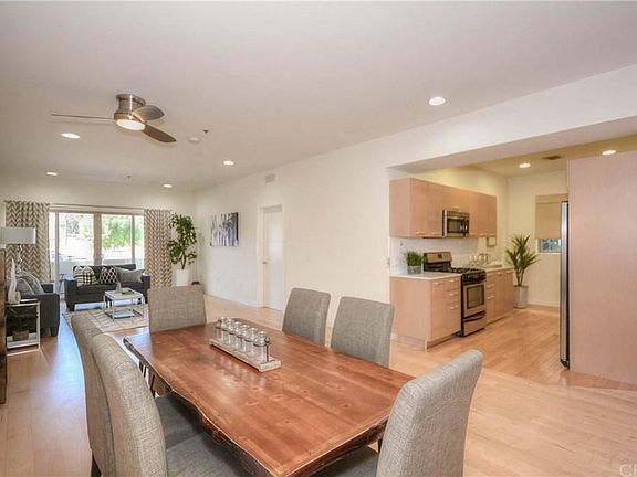 3rd image of 5016 Bakman Ave Unit 402