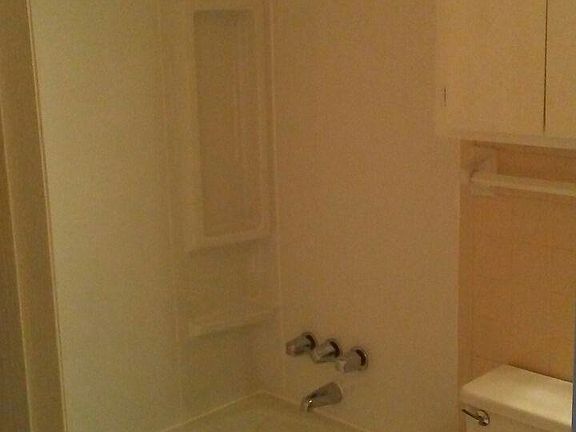 5th image of 112 Stratford Dr