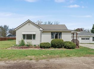 21 E Linn St, Piper City, IL 60959