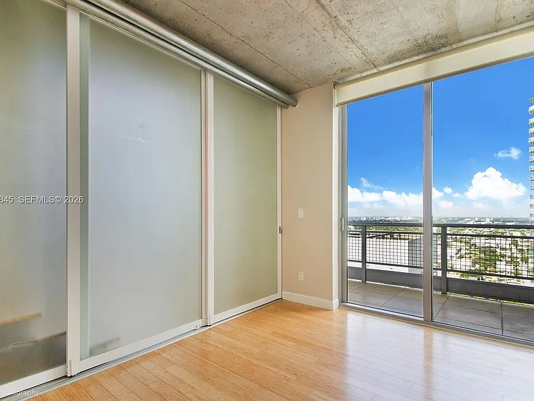 690 SW 1st Ct #Penthouse II24 — Photo 6