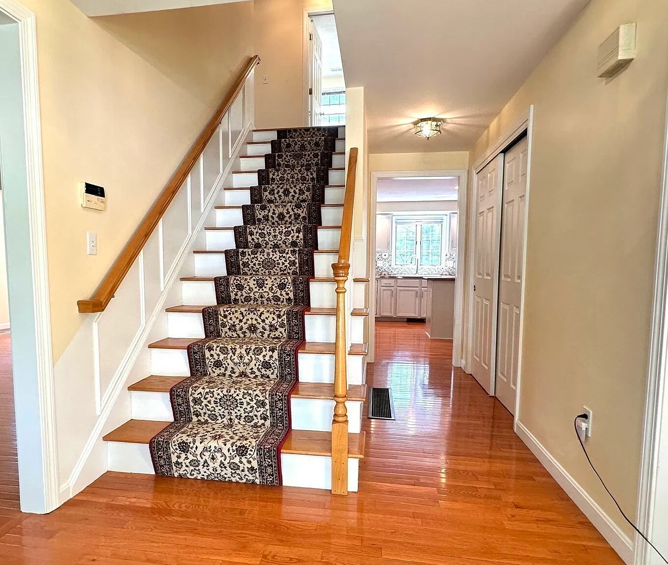 4 bed, 3.5 bath, 3441 sqft, $6,500 — Photo 2
