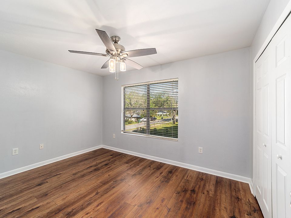 Back bedroom