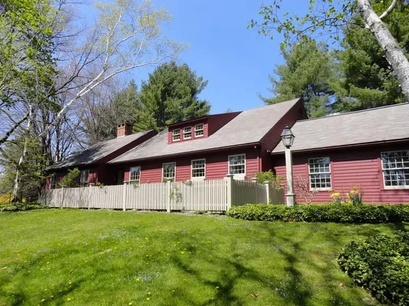 16 Covered Bridge Rd, Lakeville, CT 06039