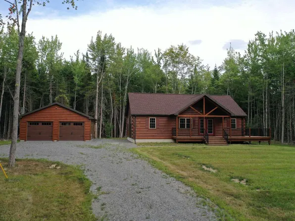 28 Sunrise Drive, Newport, ME 04953