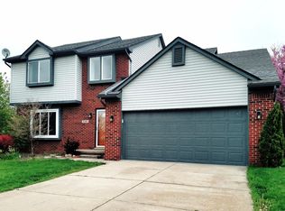 6391 Bedview Dr, Saline, MI 48176