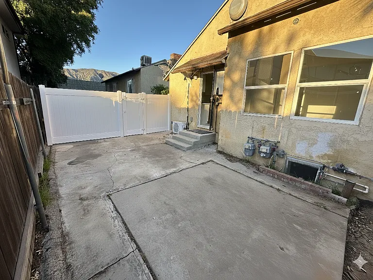 10425 McVine Ave #A — Photo 6
