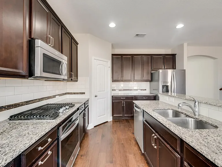 1825 Ridge Creek Ln — Photo 8