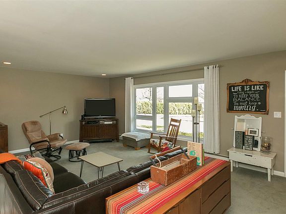 2nd image of 312 Highland Dr