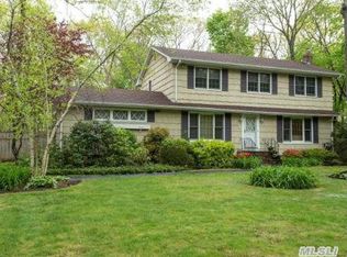 6 Brae Mar St, Nesconset, NY 11767