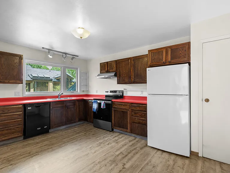 144 Fairway Dr — Photo 22